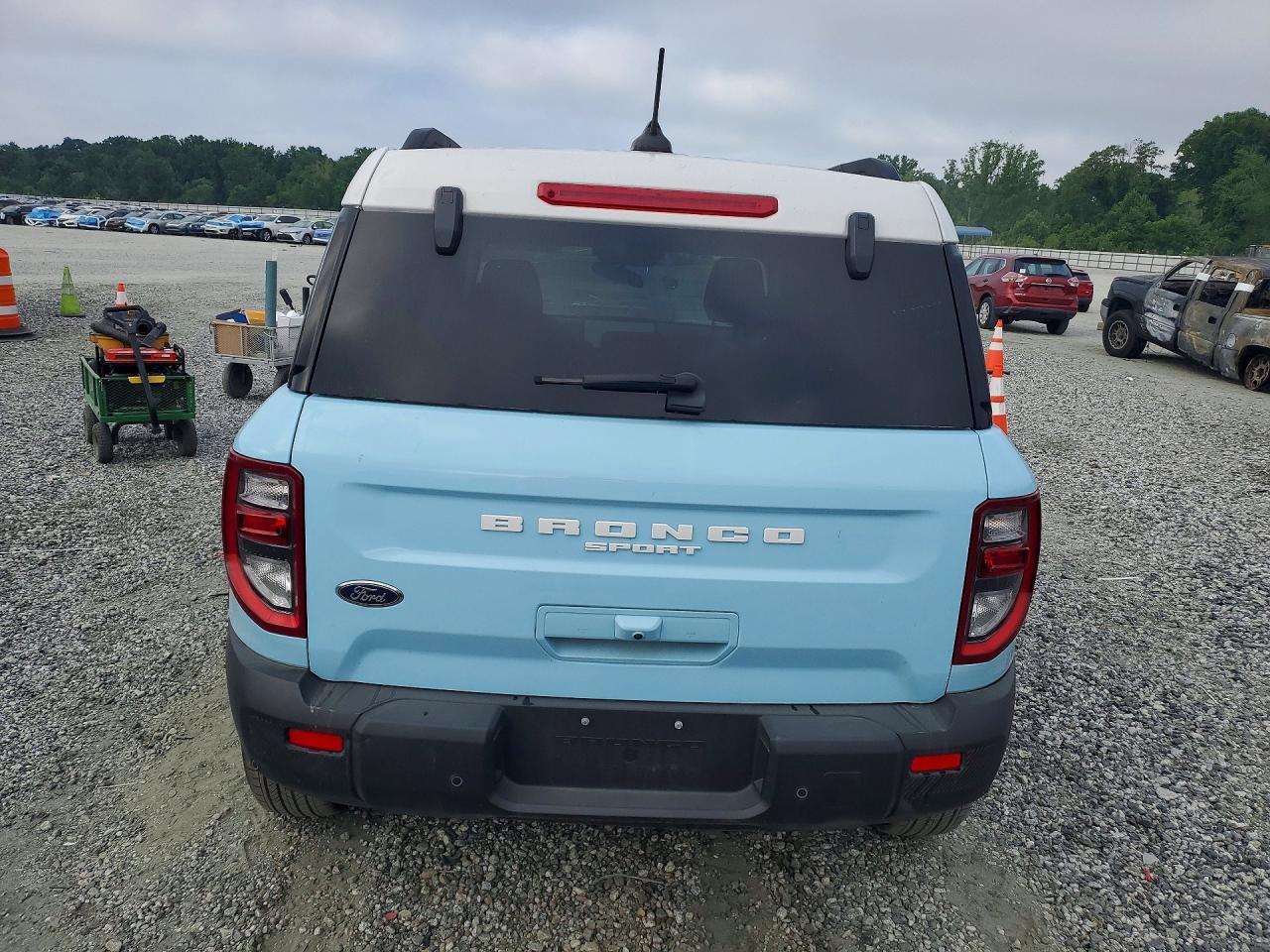 2025 Ford Bronco Sport Heritage - Image 6