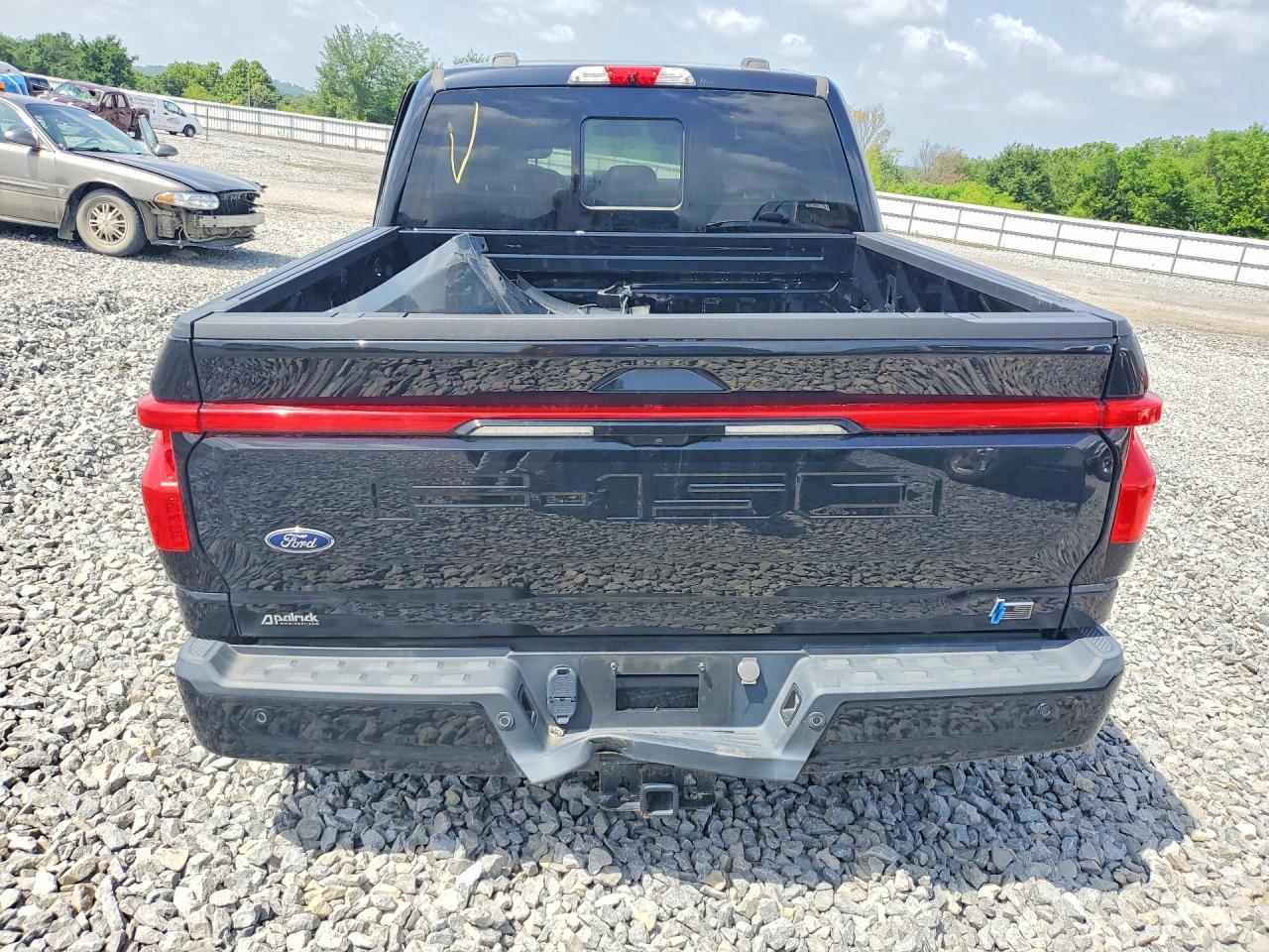 2023 Ford F150 Lightning Pro - Фото 6