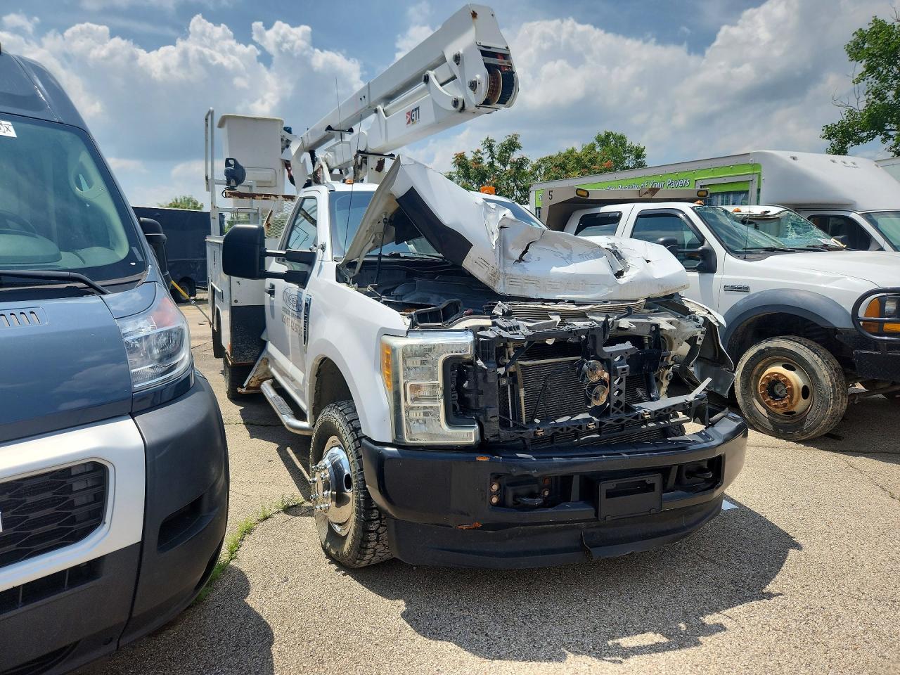 2017 Ford F350 Super Duty - Фото 4