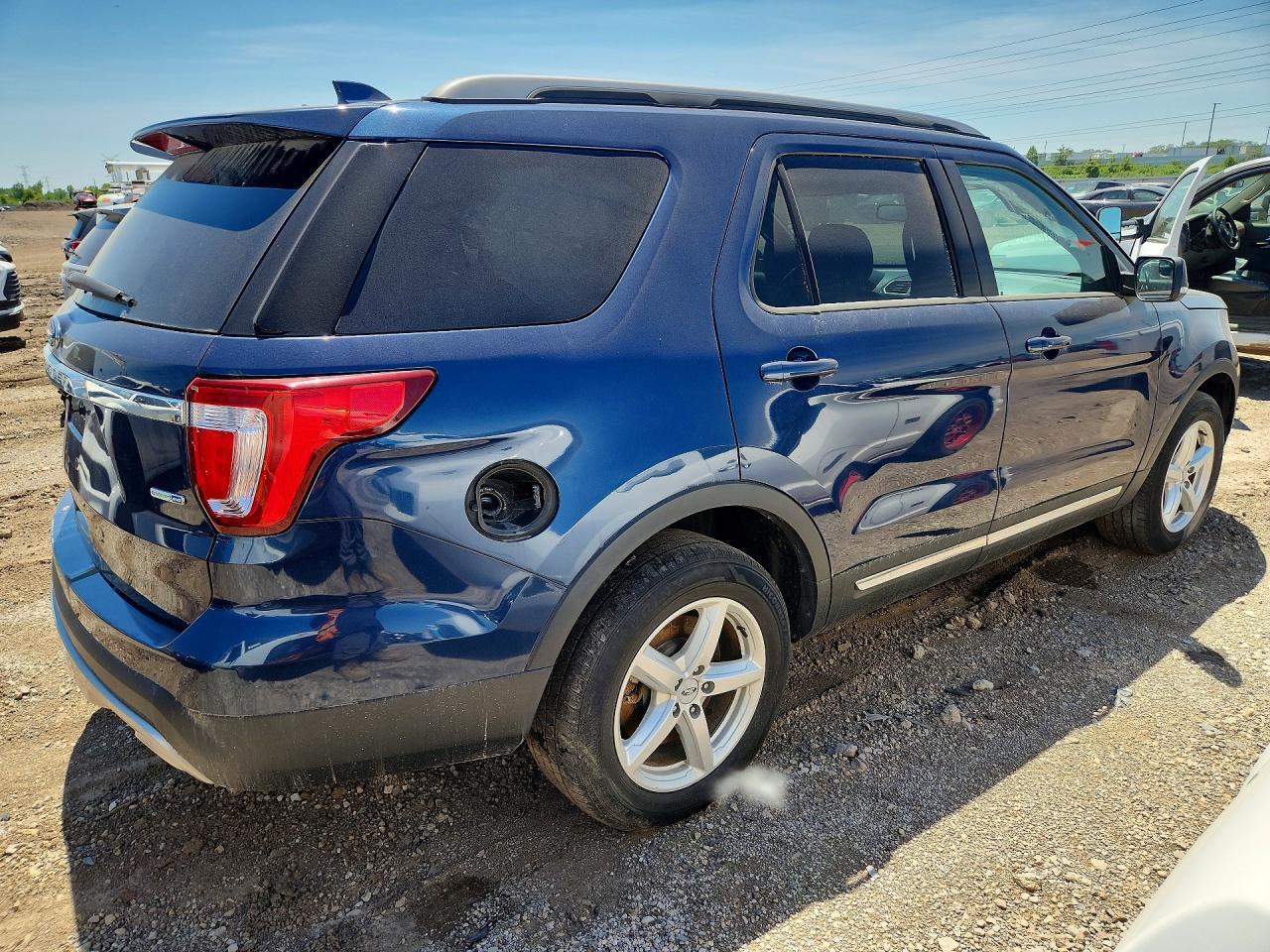 2016 Ford Explorer Xlt - Image 3