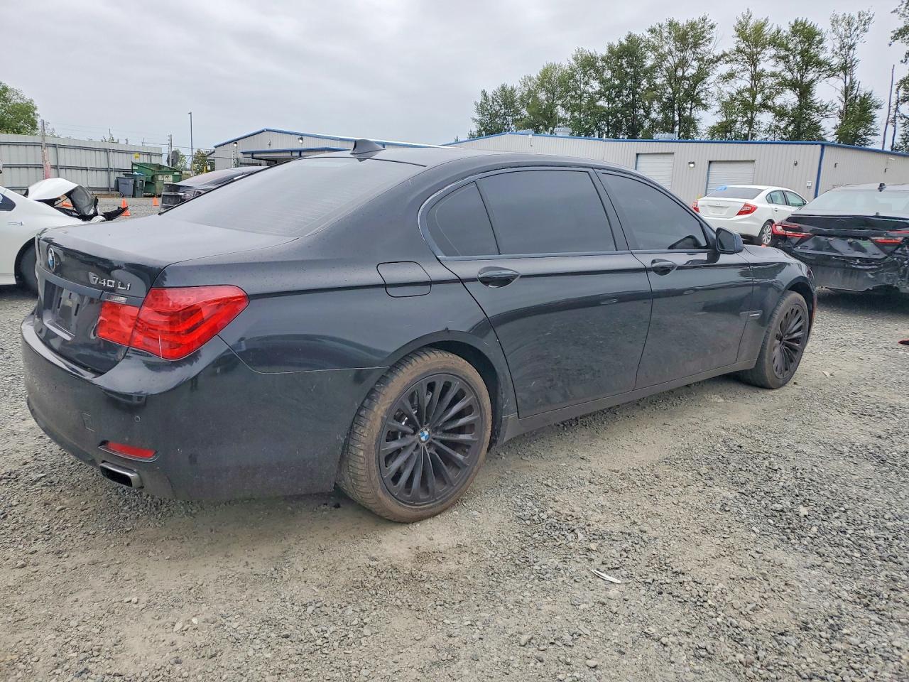 2012 BMW 740 Li - Фото 3