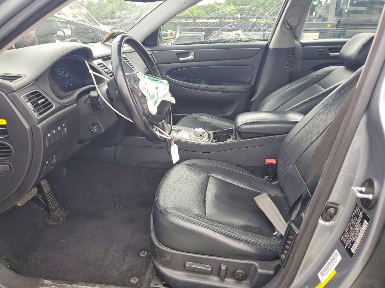 2014 Hyundai Genesis - Image 7