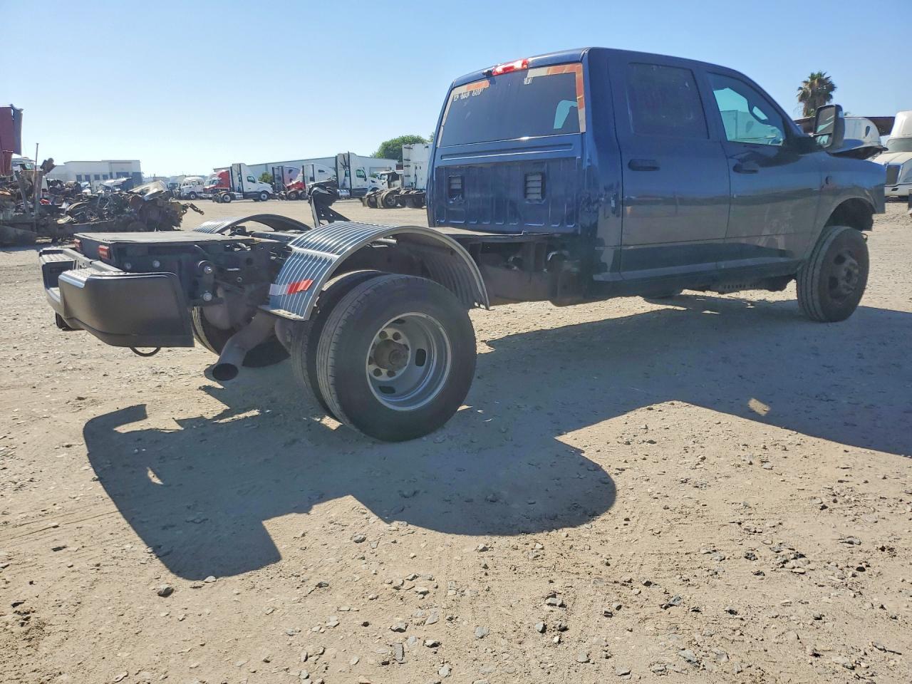 2024 Ram 3500 Tradesman - Фото 3