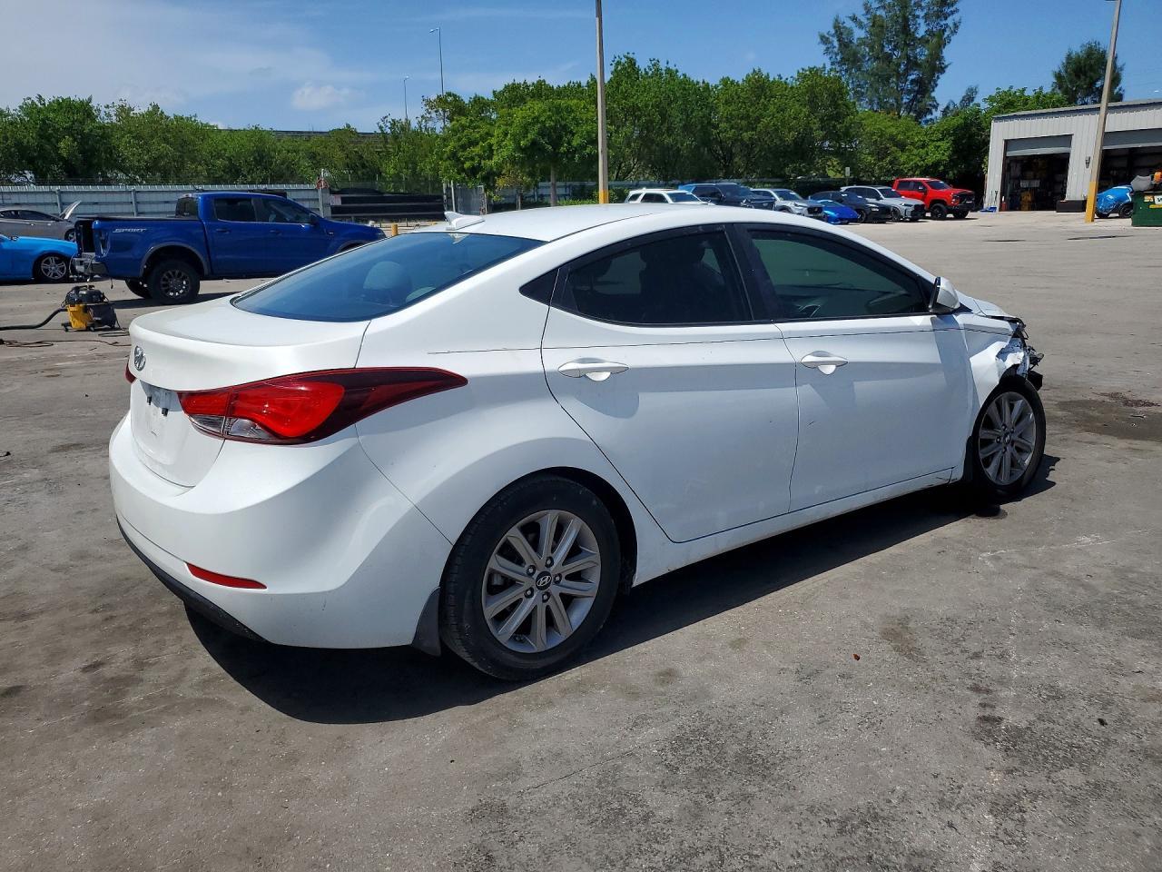 2016 Hyundai Elantra Se - Фото 3