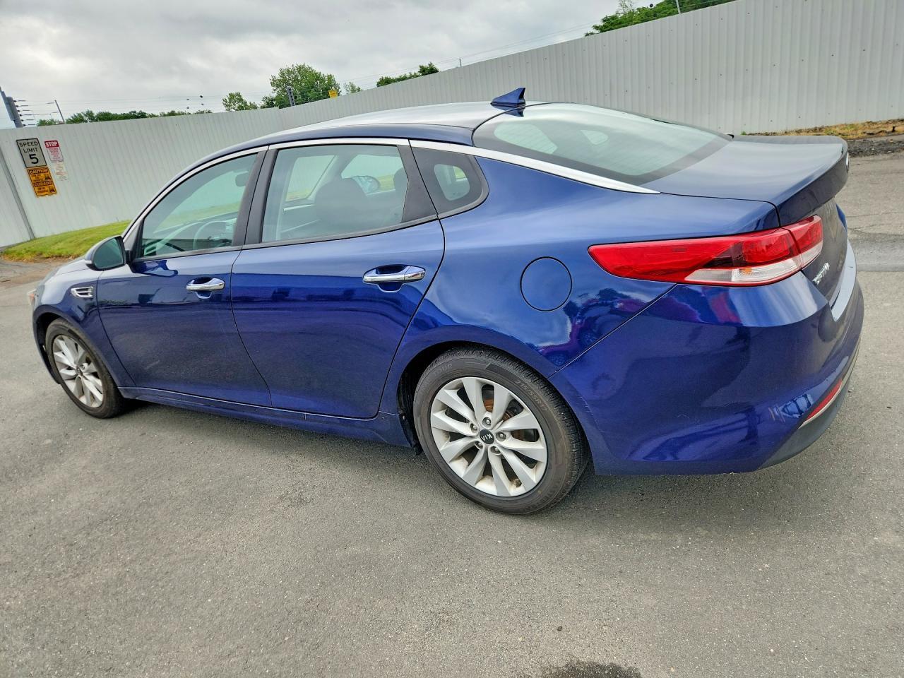 2017 Kia Optima Lx - Фото 2
