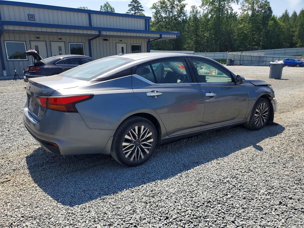 2023 Nissan Altima Sv - Image 3