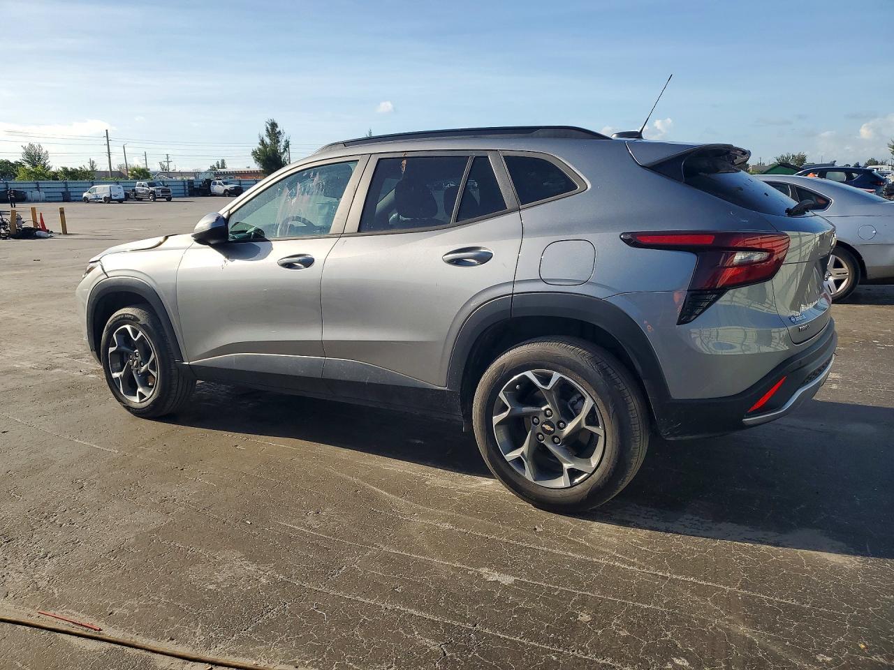 2024 Chevrolet Trax Lt - Image 2