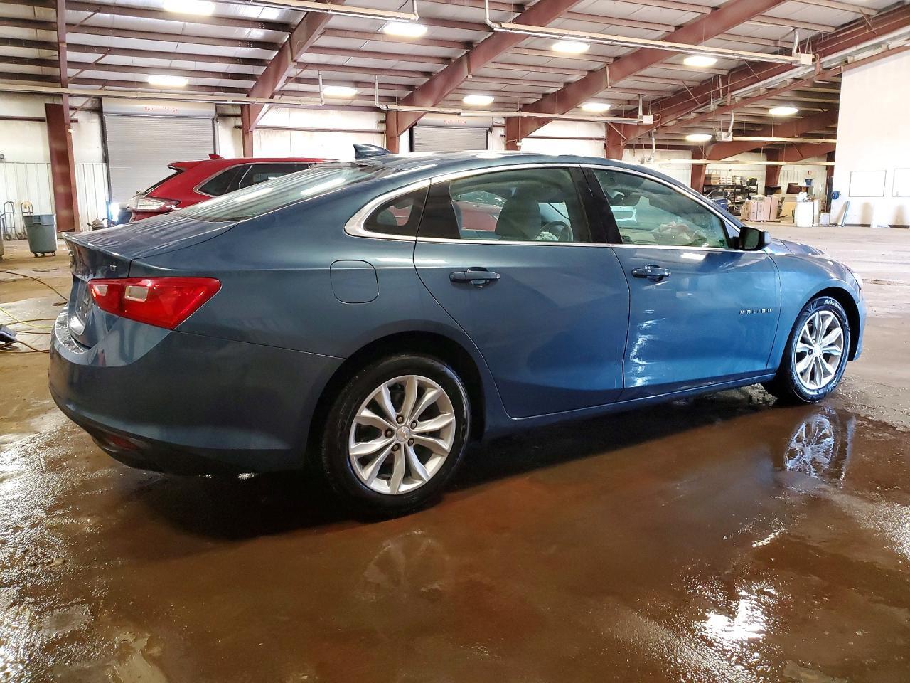 2025 Chevrolet Malibu Lt - Image 3