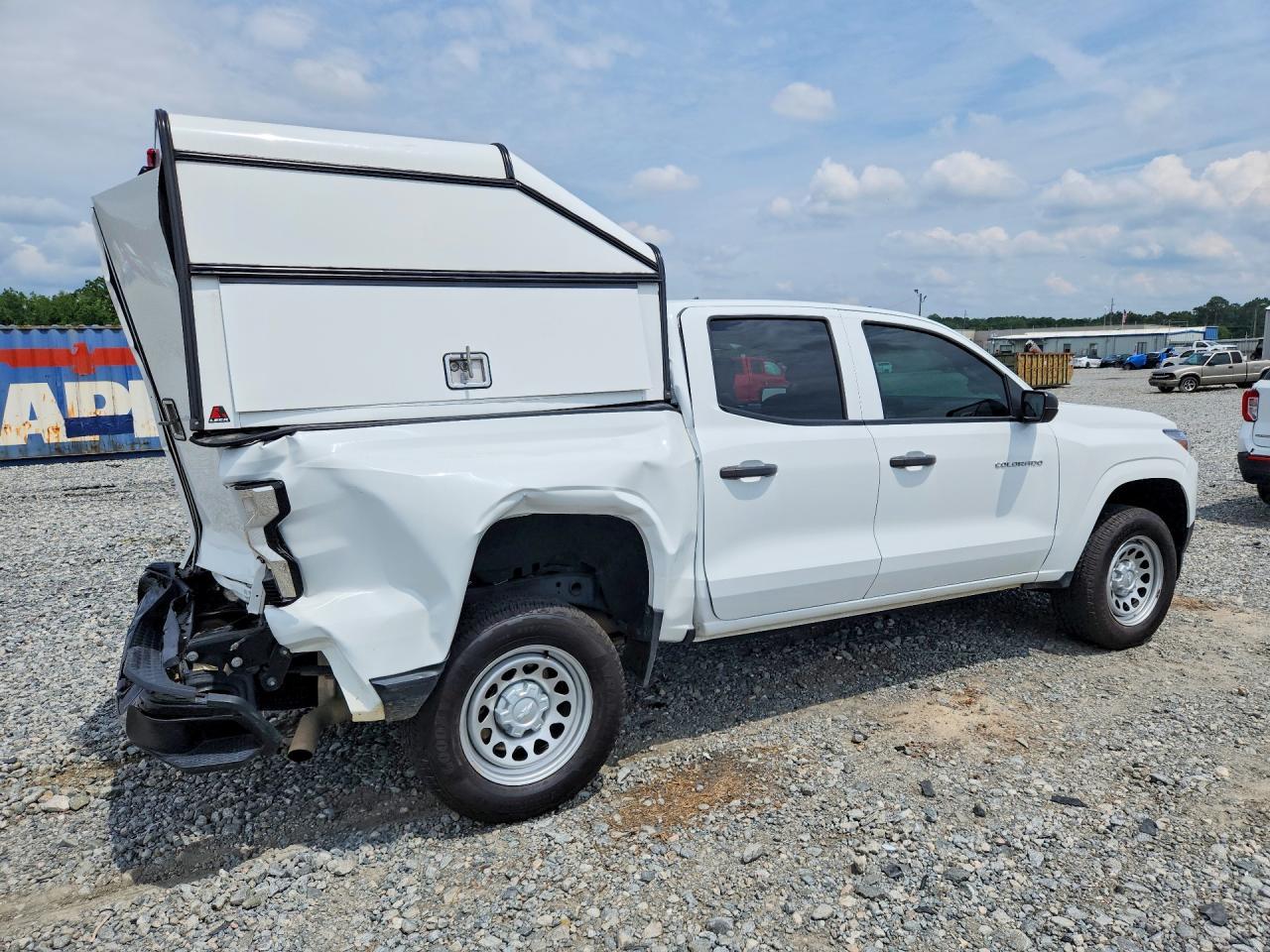 2024 Chevrolet Colorado - Image 3