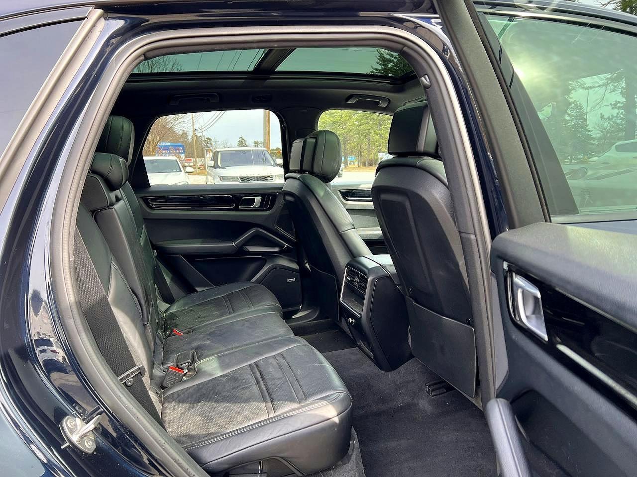 2019 Porsche Cayenne - Image 6