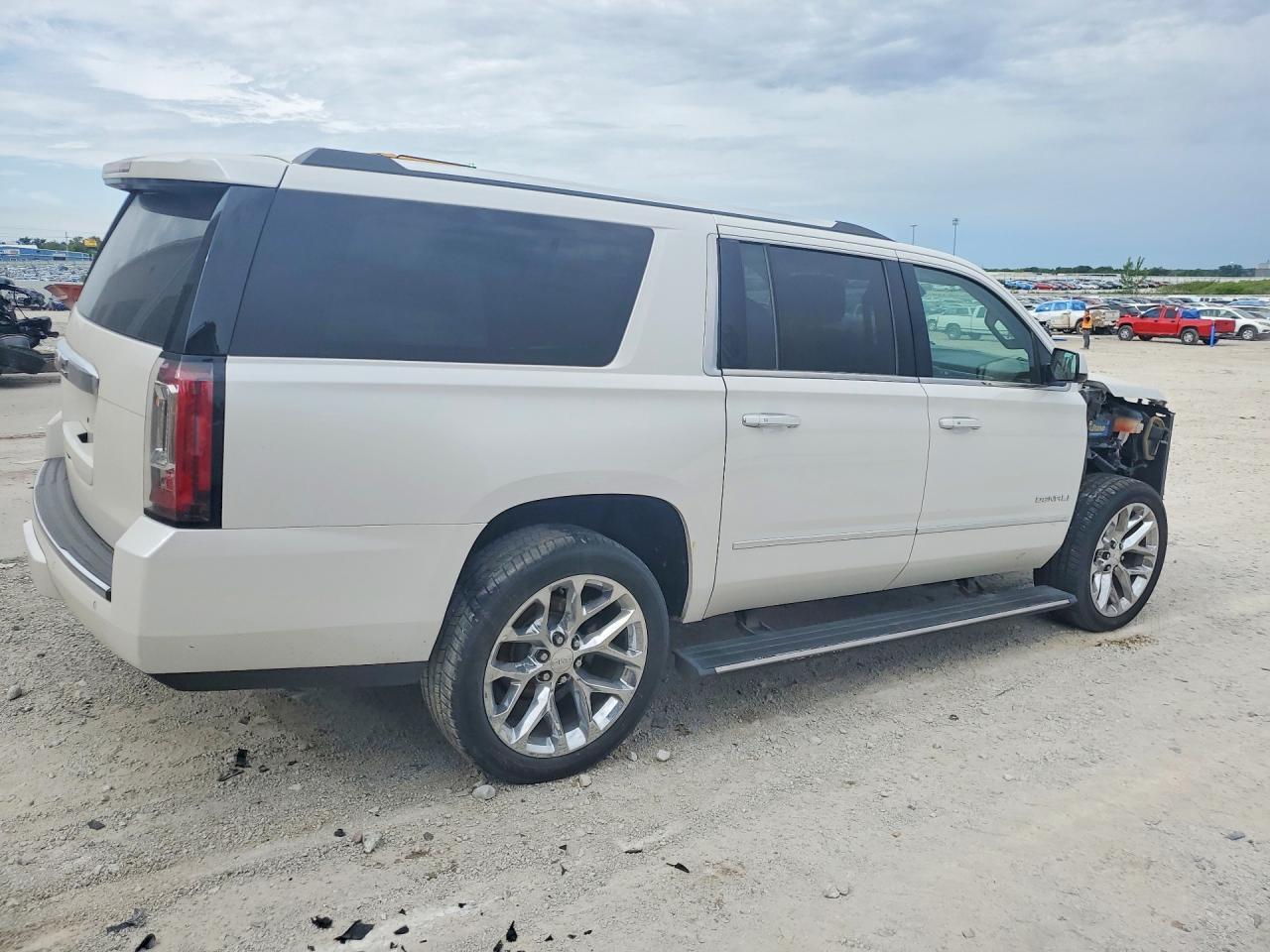 2018 GMC Yukon Xl Denali - Image 3