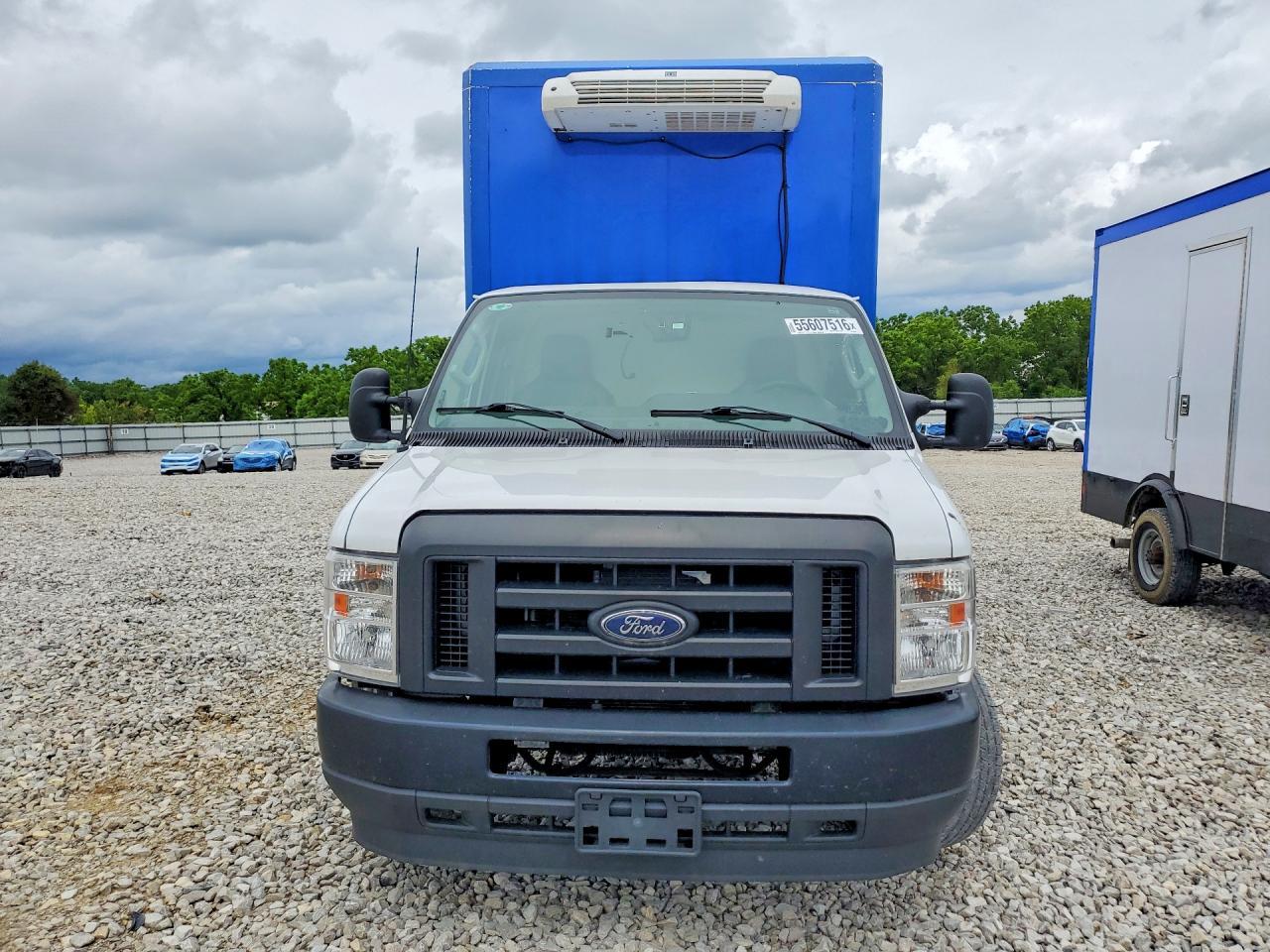 2023 Ford E350 Refrigerated Box Truck - Фото 5