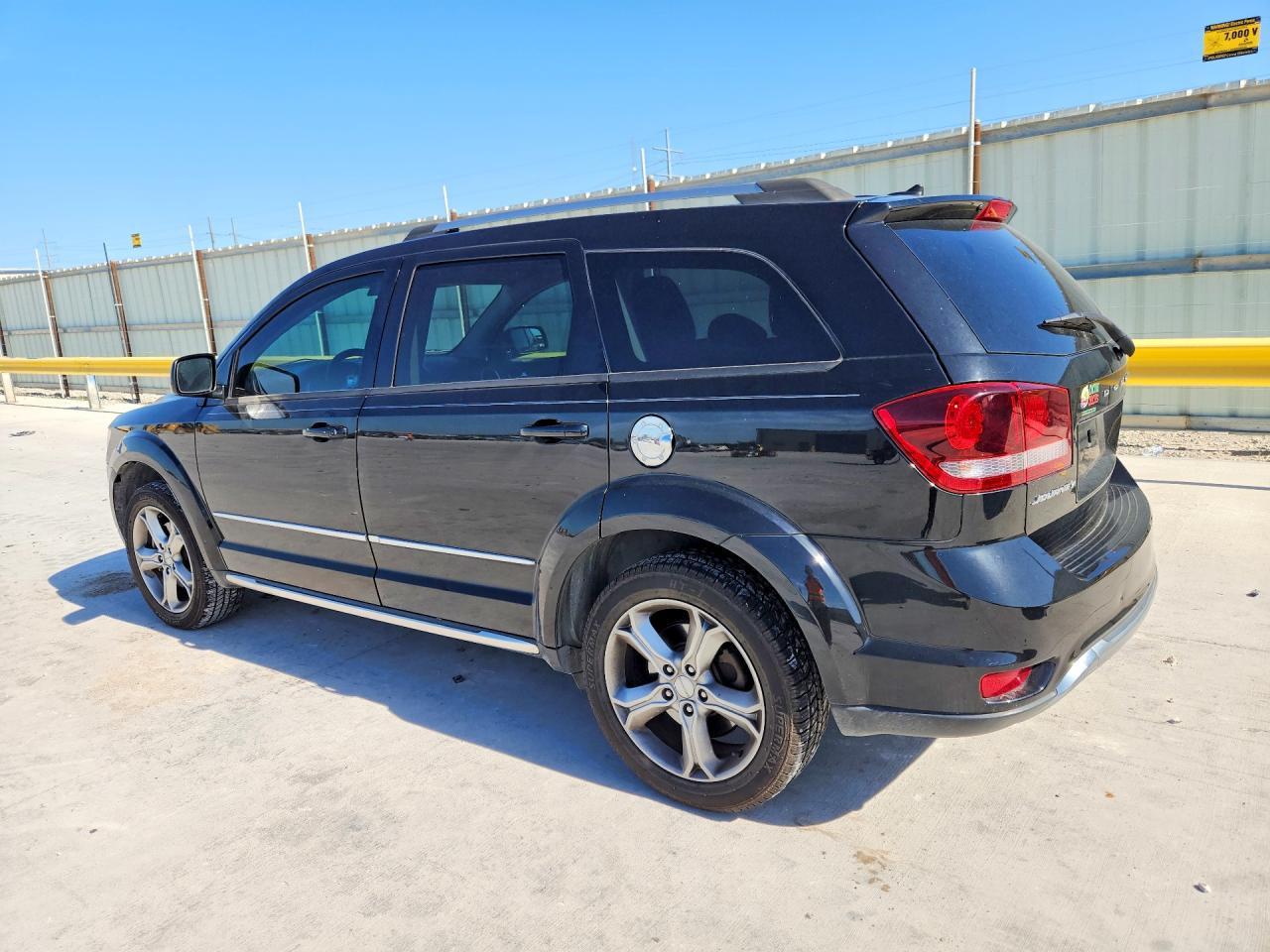 2017 Dodge Journey Crossroad - Image 2