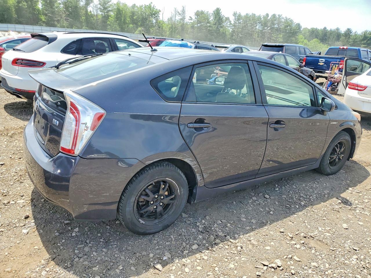 2012 Toyota Prius Two - Фото 3