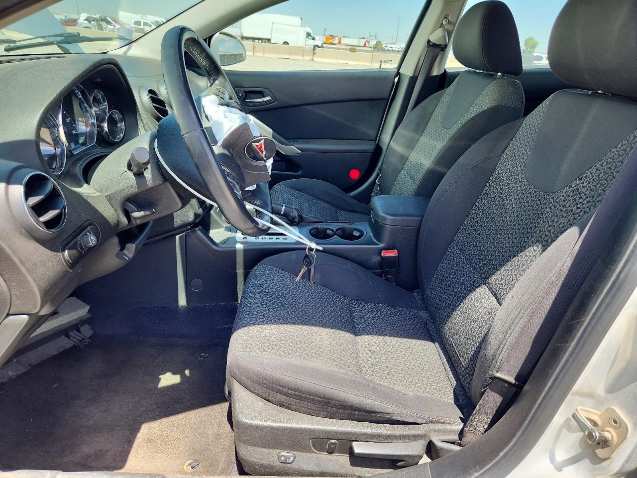 2010 Pontiac G6 - Image 7