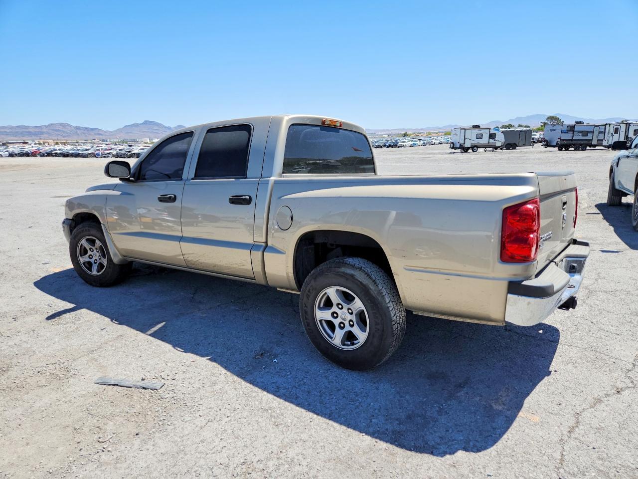 2005 Dodge Dakota Quad Slt - Фото 2