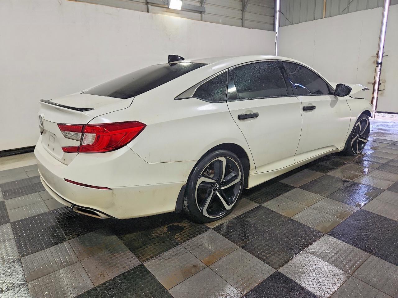 2022 Honda Accord Sport - Фото 3