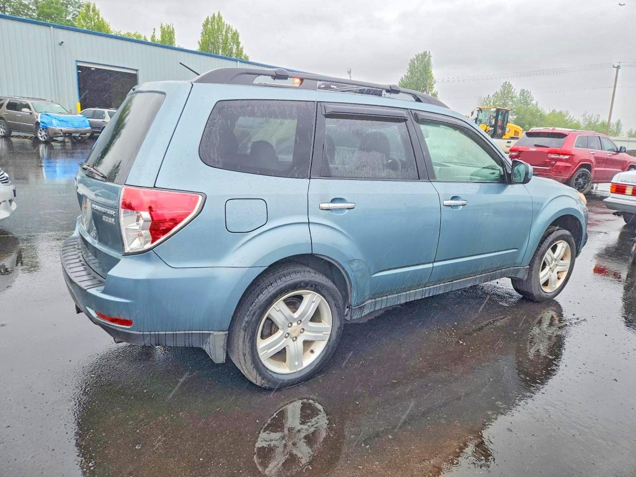 2010 Subaru Forester 2.5X Limited - Фото 3