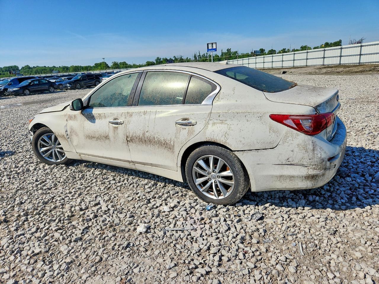 2015 Infiniti Q50 Base - Фото 2