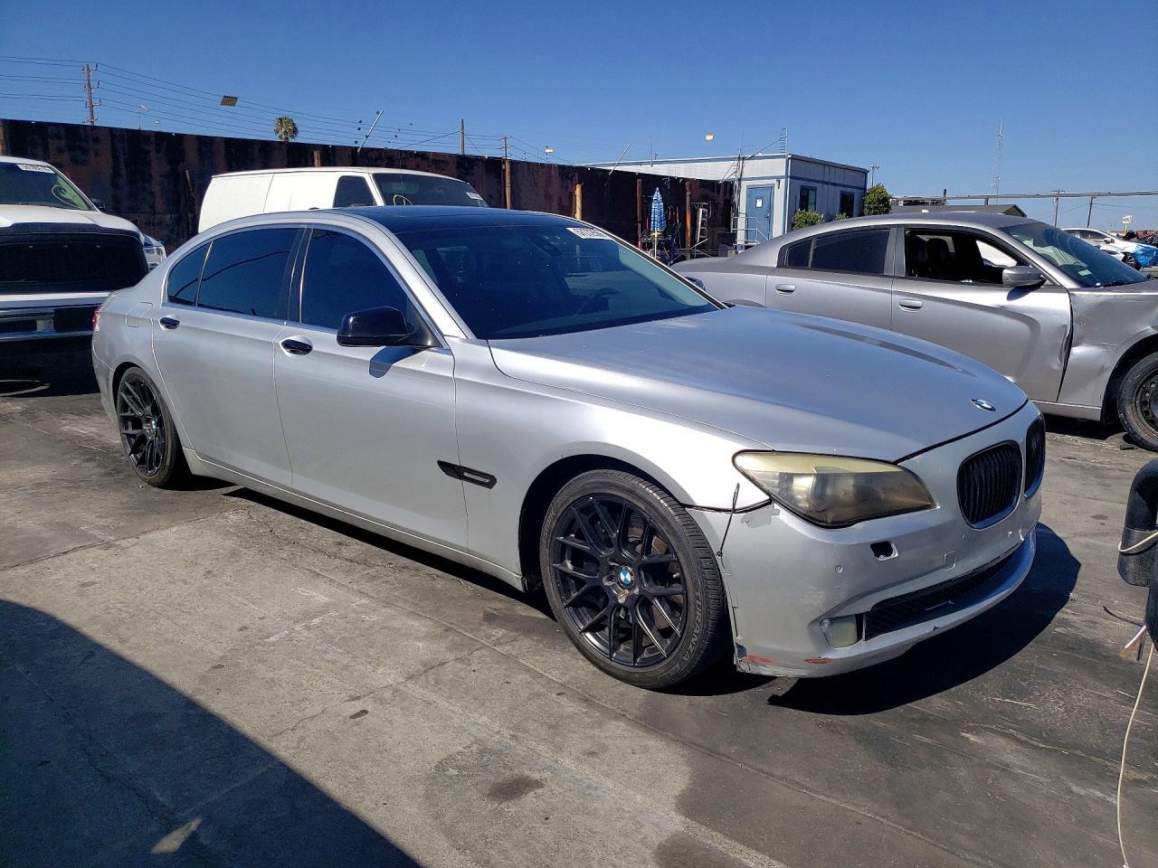 2011 BMW 750 Li - Фото 4