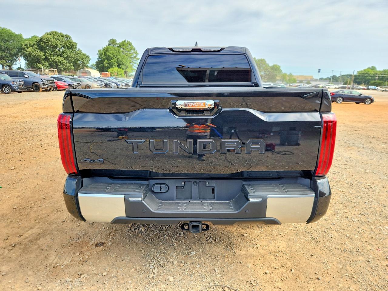 2024 Toyota Tundra Crewmax Limited - Image 6