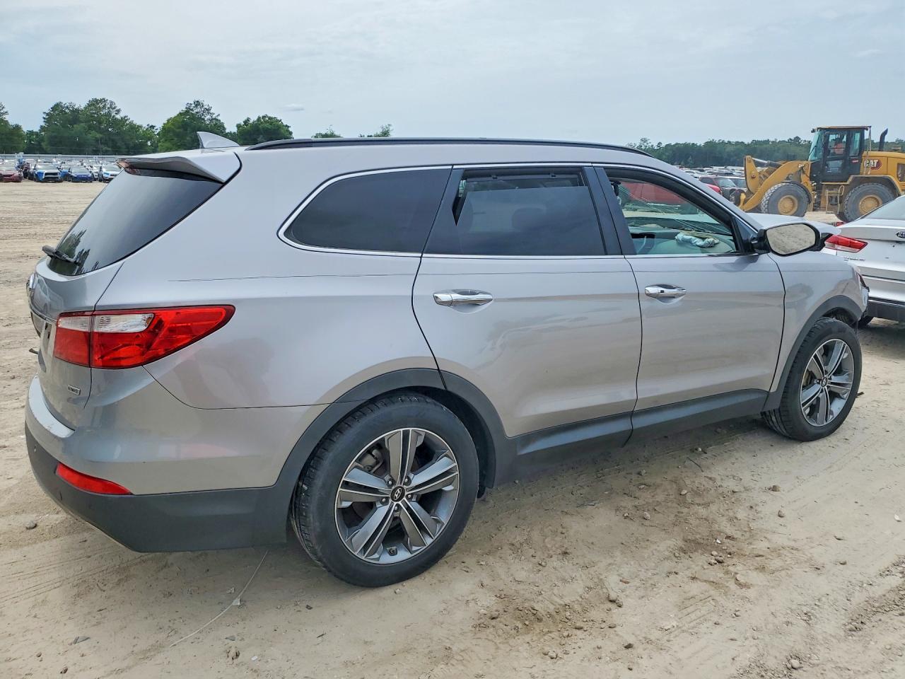 2016 Hyundai Santa Fe Se - Image 3