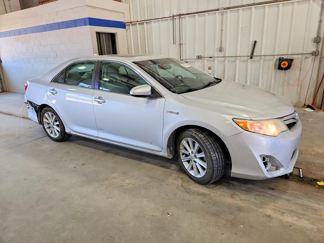 2012 Toyota Camry Hybrid Xle - Image 4