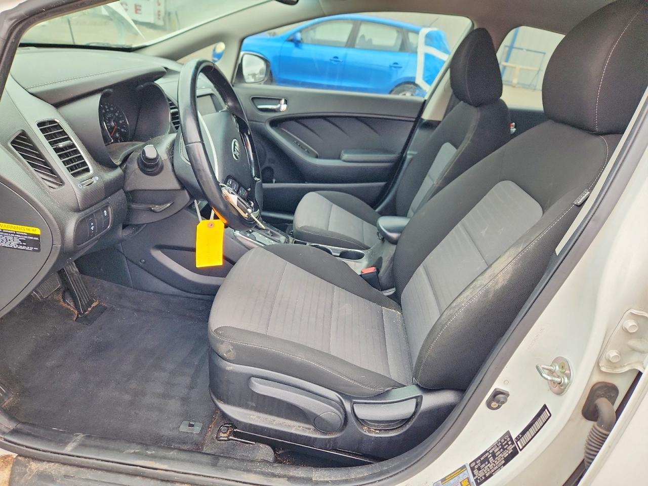 2017 Kia Forte S - Image 7