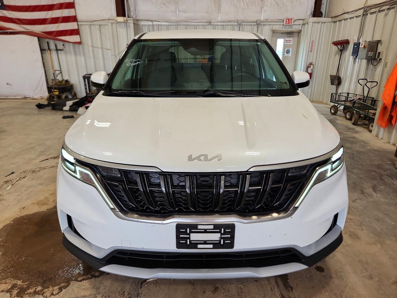 2023 Kia Carnival Lx - Image 5
