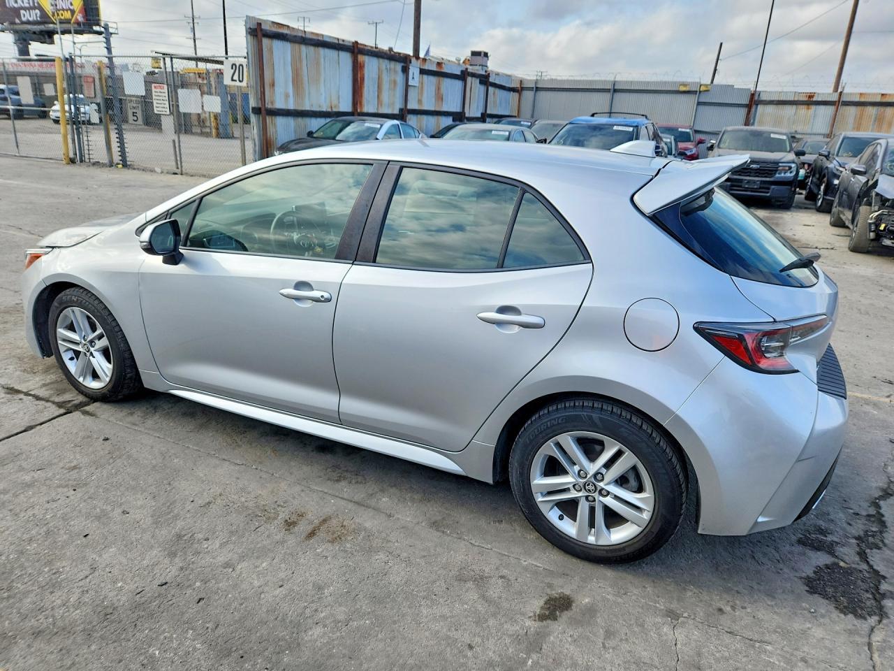 2019 Toyota Corolla Hatchback Se - Фото 2