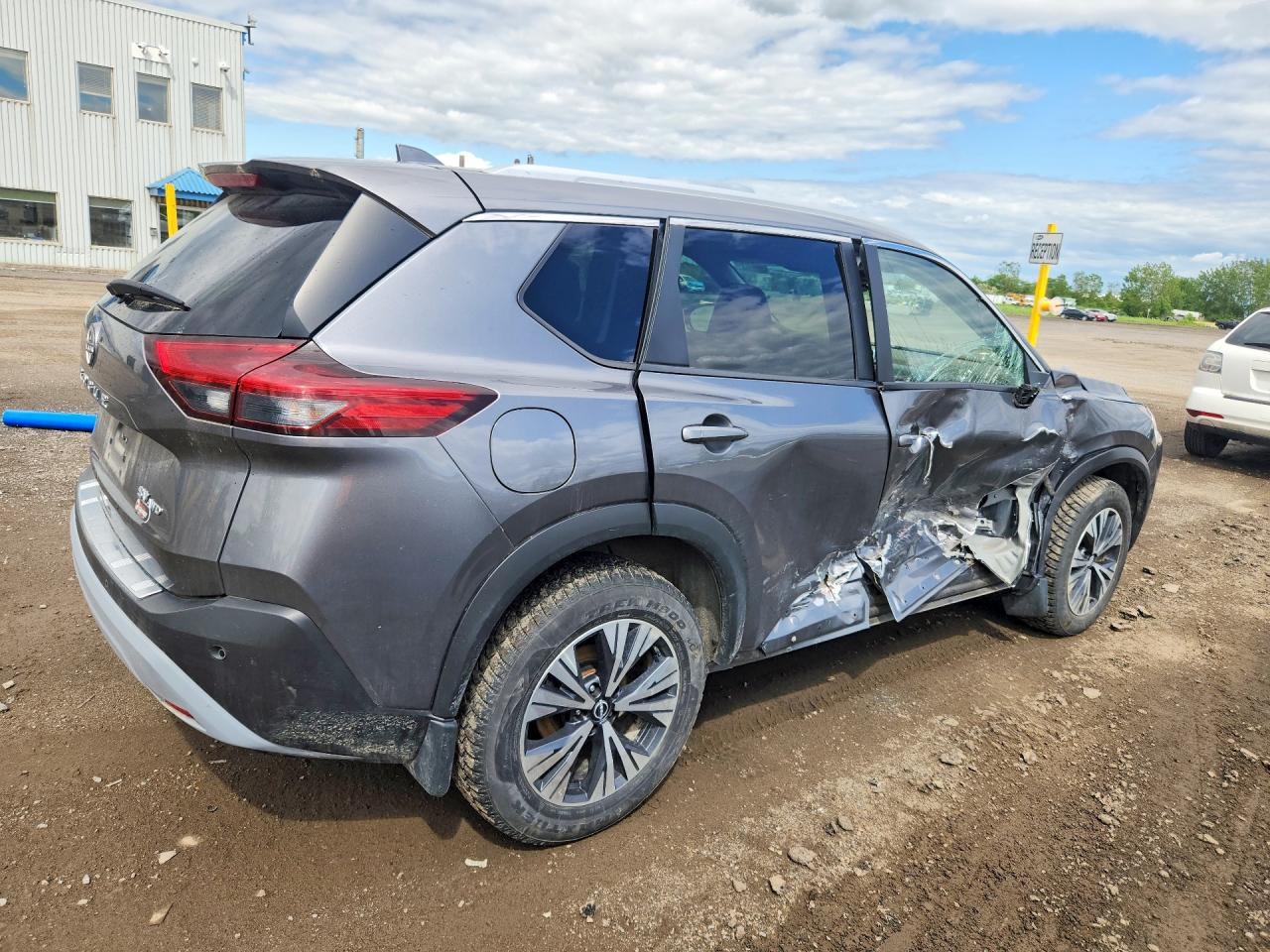 2023 Nissan Rogue Sv - Фото 3
