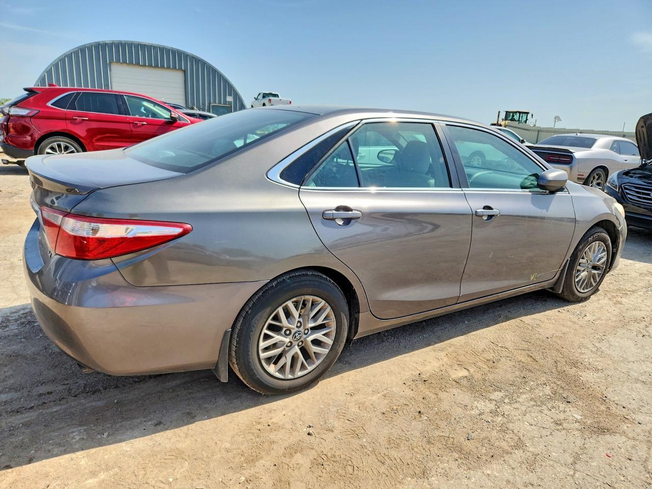 2017 Toyota Camry Le - Image 3