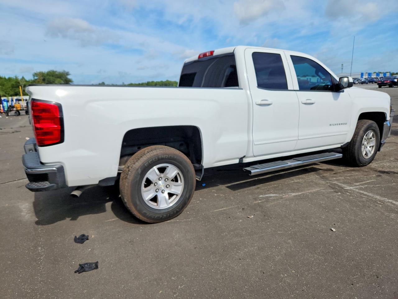 2018 Chevrolet Silverado C1500 Lt - Image 3