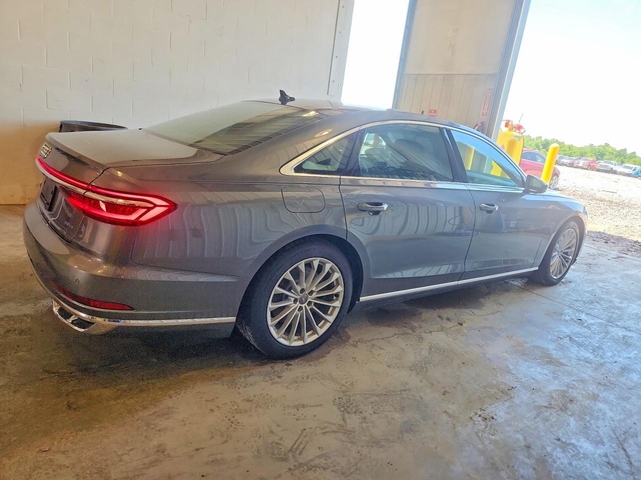 2019 Audi A8 L - Фото 3