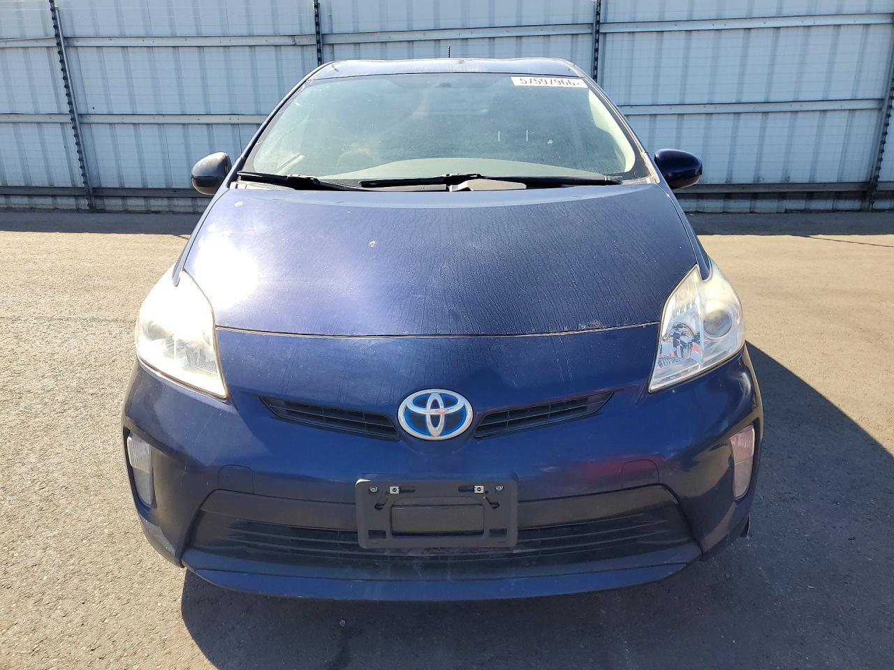2015 Toyota Prius Two - Фото 5