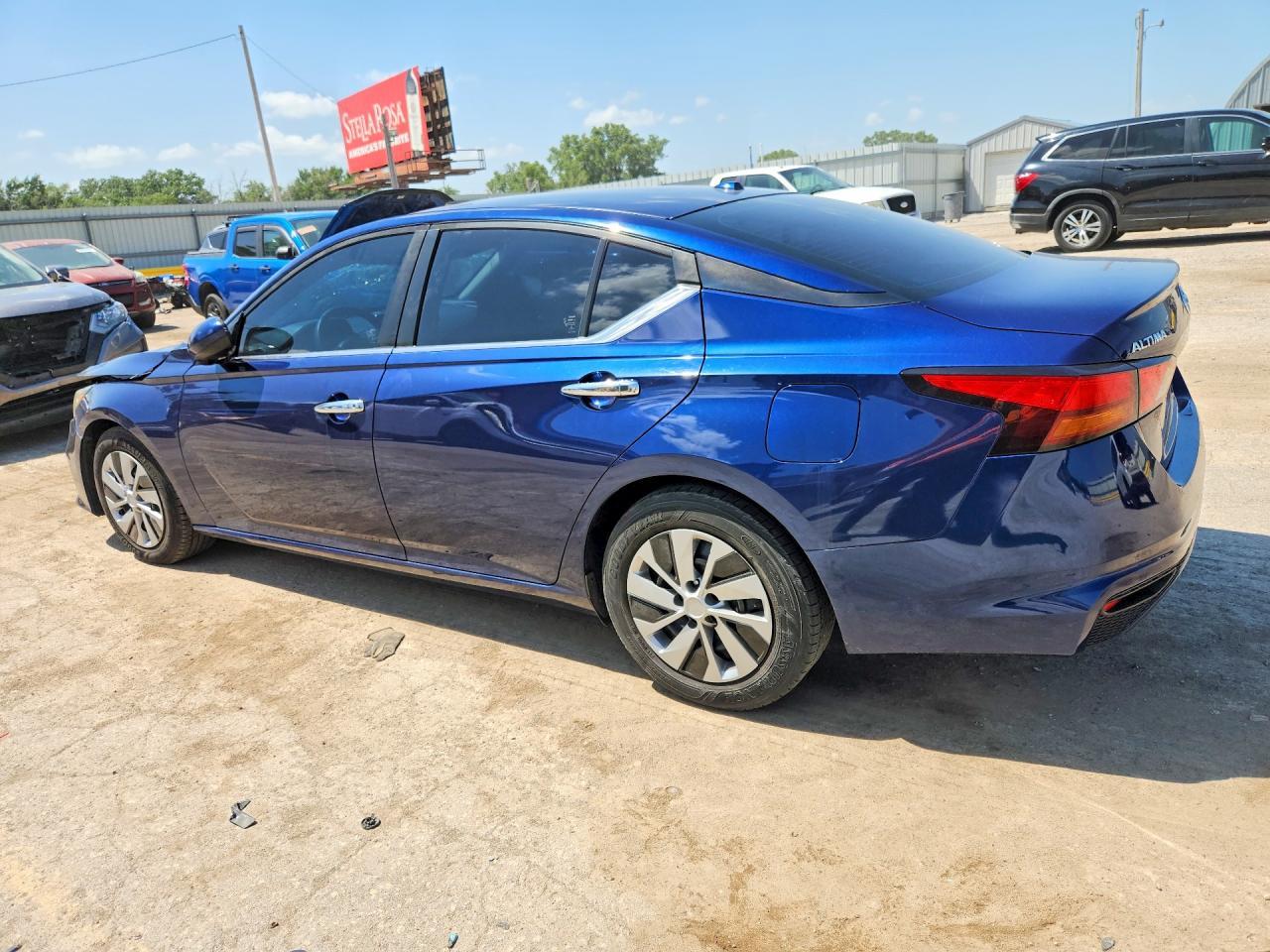 2019 Nissan Altima S - Фото 2