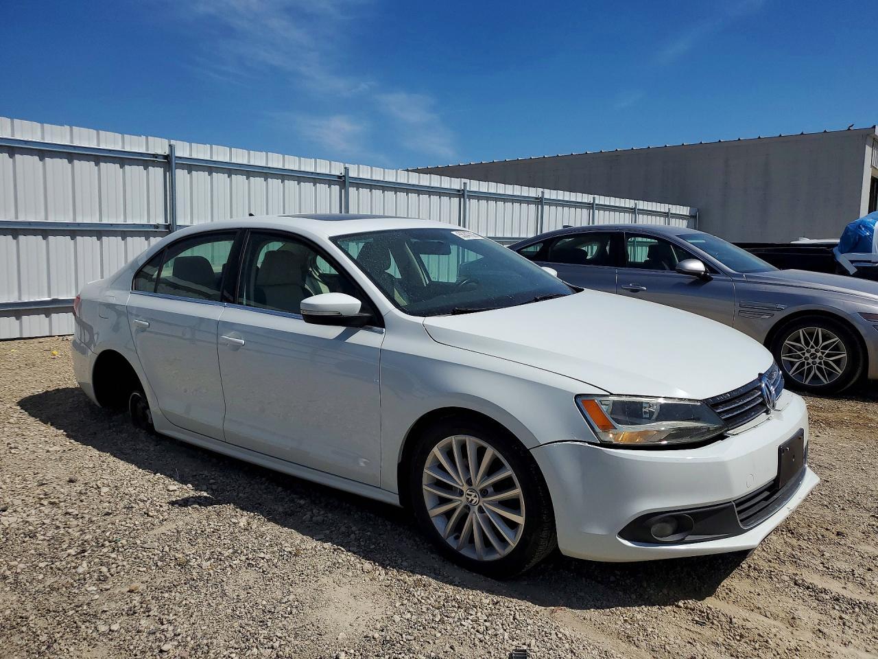 2014 Volkswagen Jetta Sel - Image 4