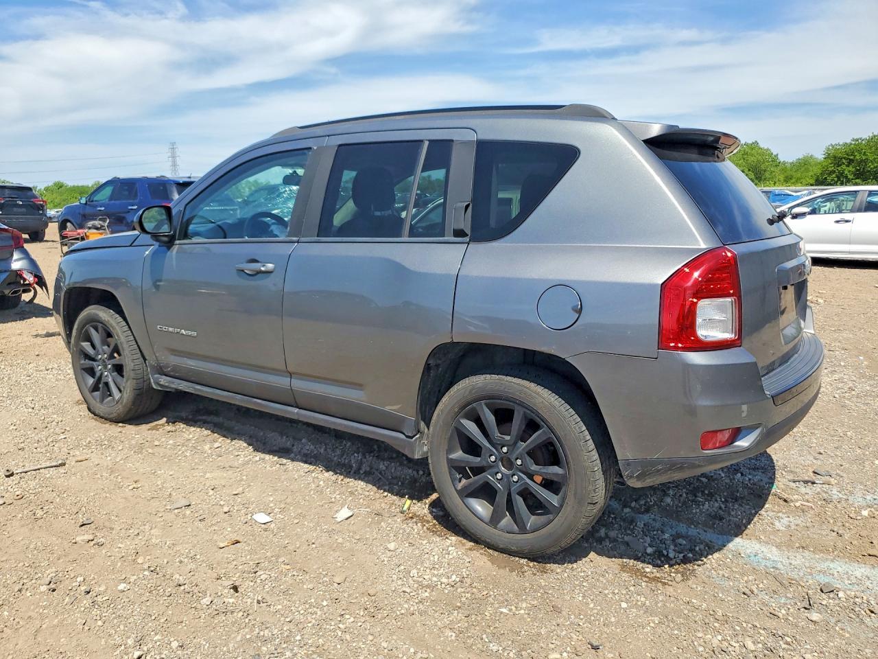 2013 Jeep Compass Latitude - Фото 2