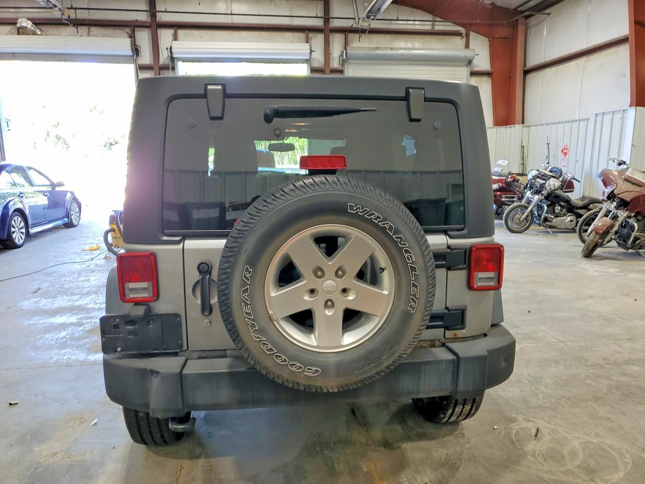 2013 Jeep Wrangler Unlimited Sport - Фото 6