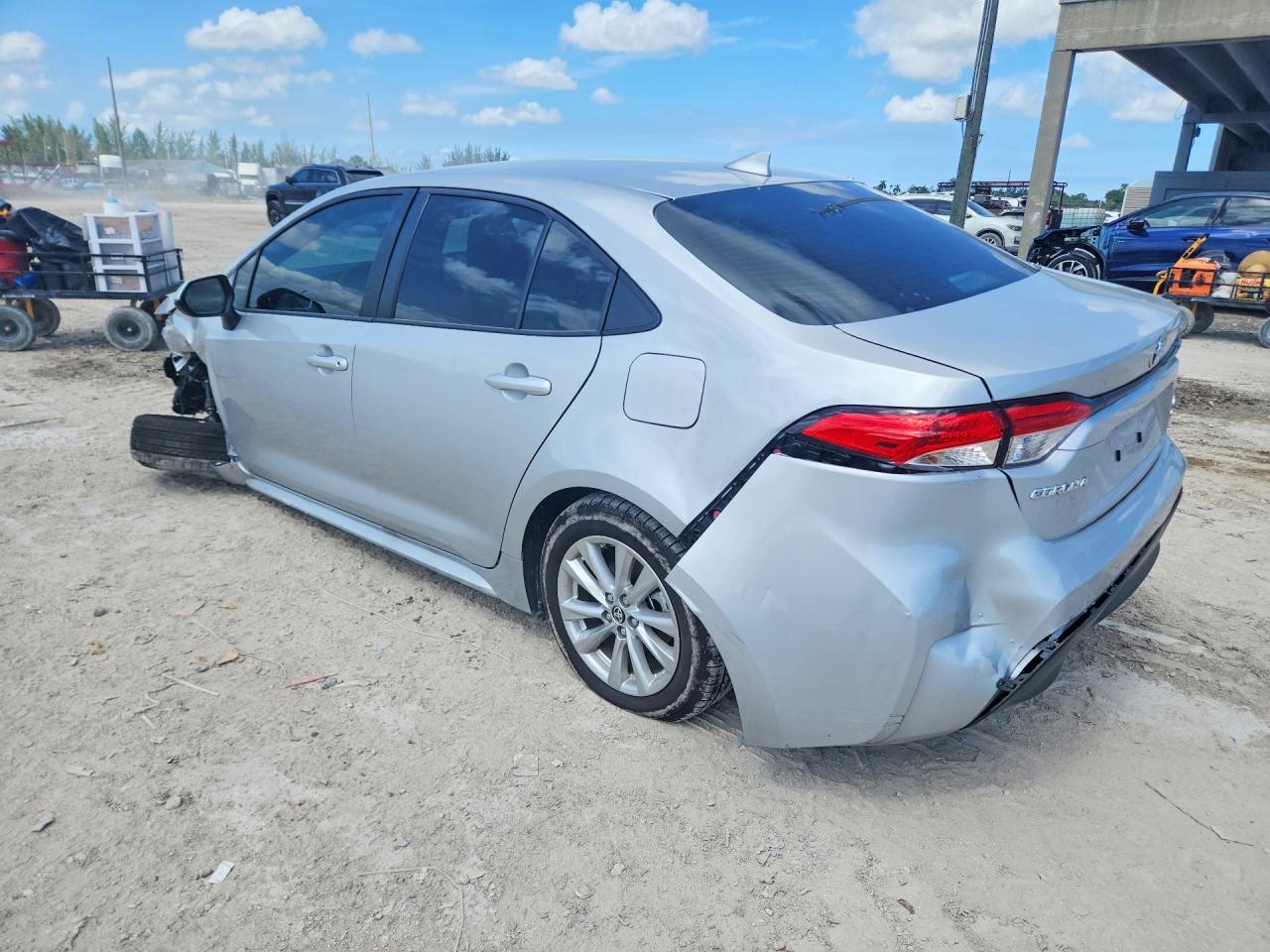 2026 Toyota Corolla Hybrid Le - Фото 2