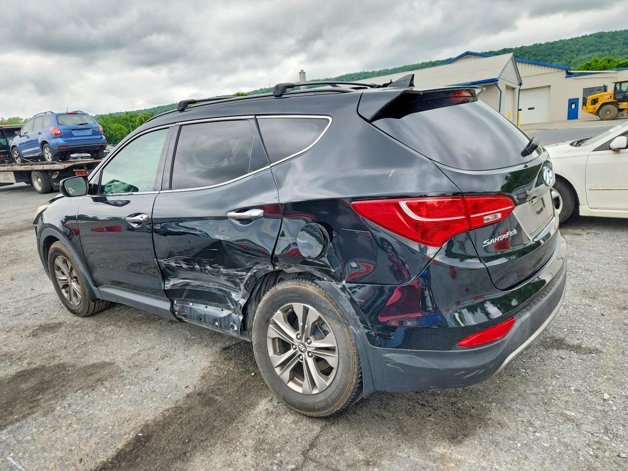 2014 Hyundai Santa Fe Sport 2.4L - Image 2