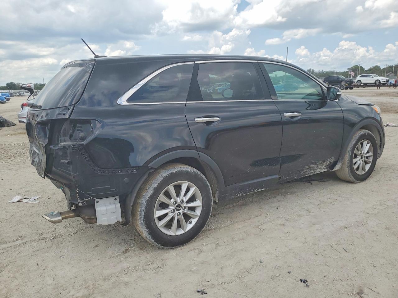 2019 Kia Sorento L - Image 3