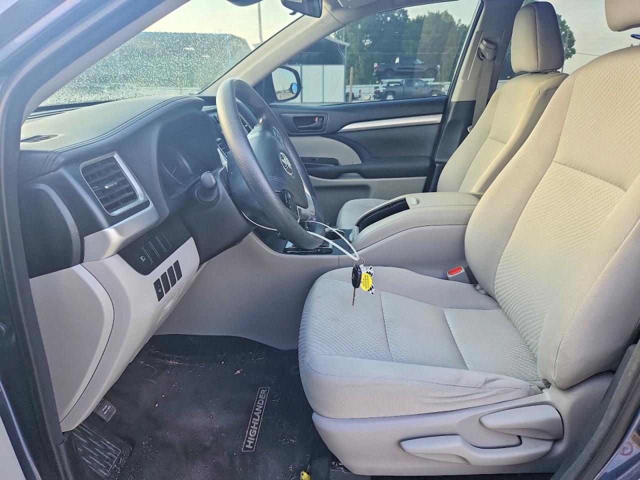 2017 Toyota Highlander Le - Фото 7