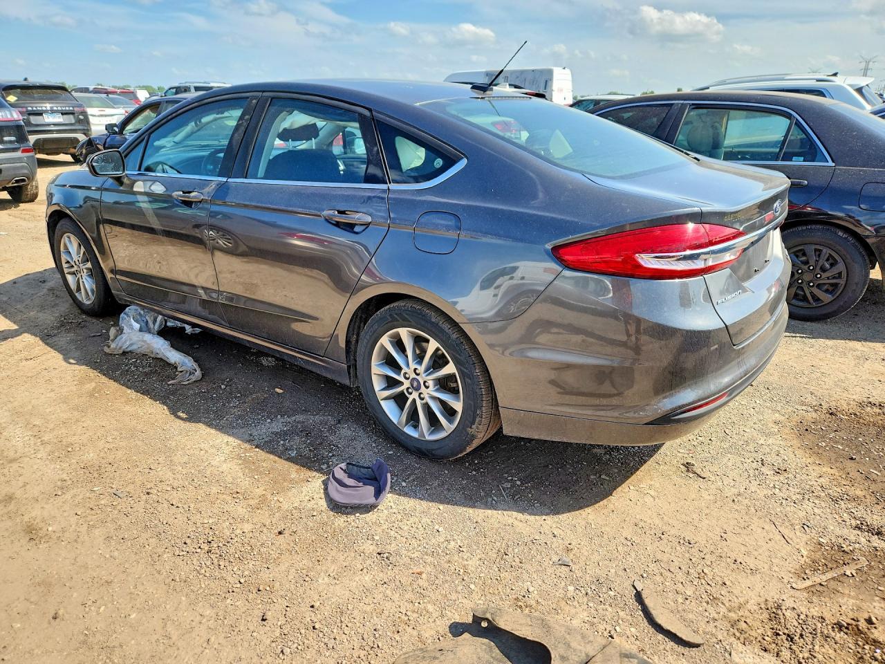 2017 Ford Fusion Se - Фото 2