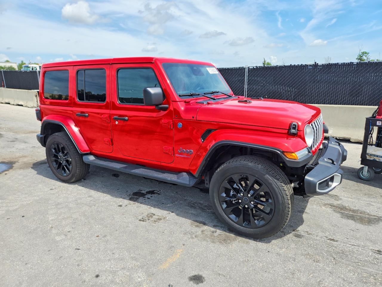 2025 Jeep Wrangler Sahara 4Xe - Фото 4