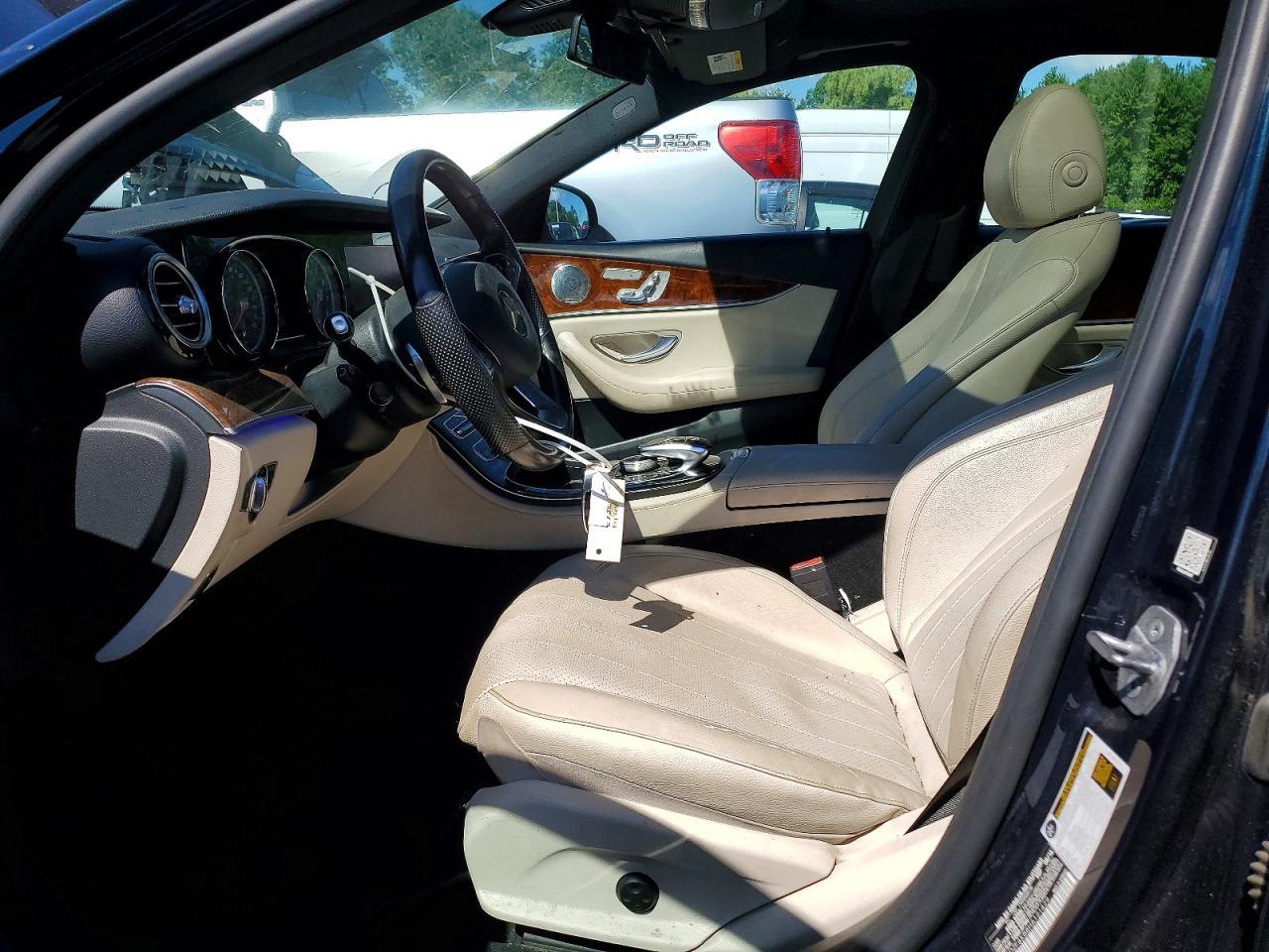 2017 Mercedes-Benz E 300 4Matic - Image 7