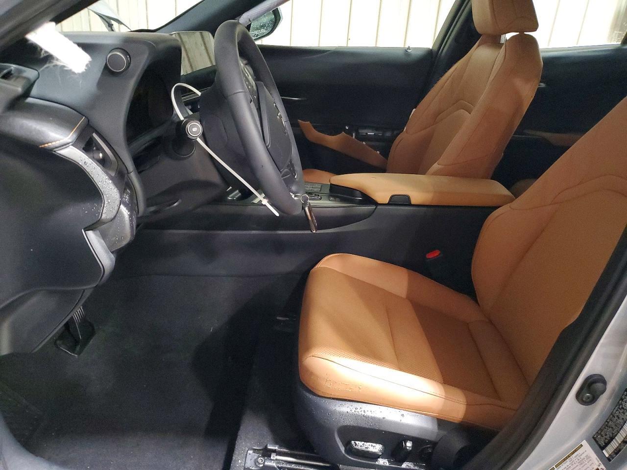 2026 Lexus Ux 300H Premium - Image 7