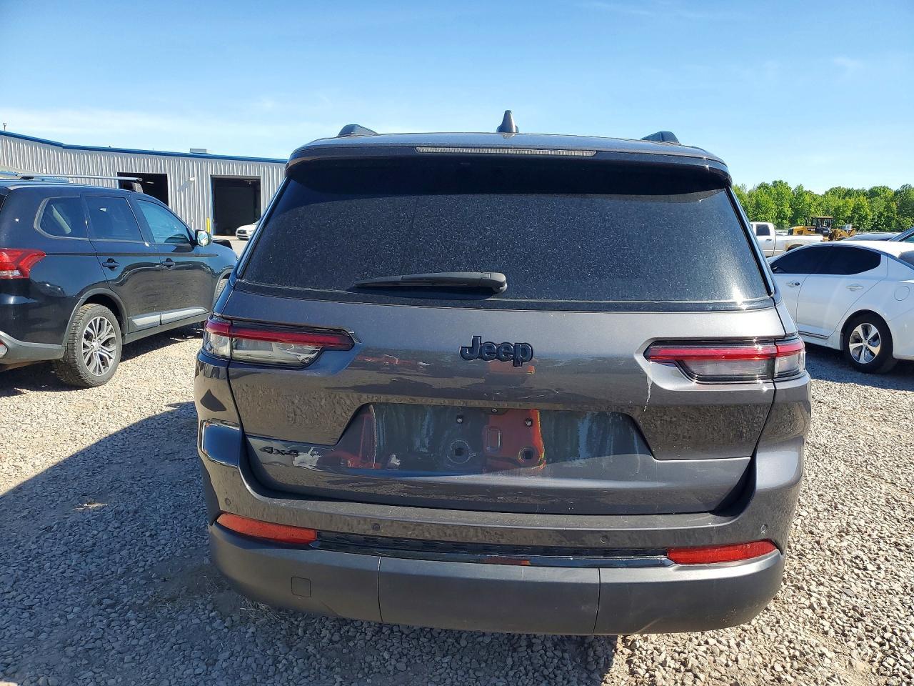 2024 Jeep Grand Cherokee L Laredo - Image 6