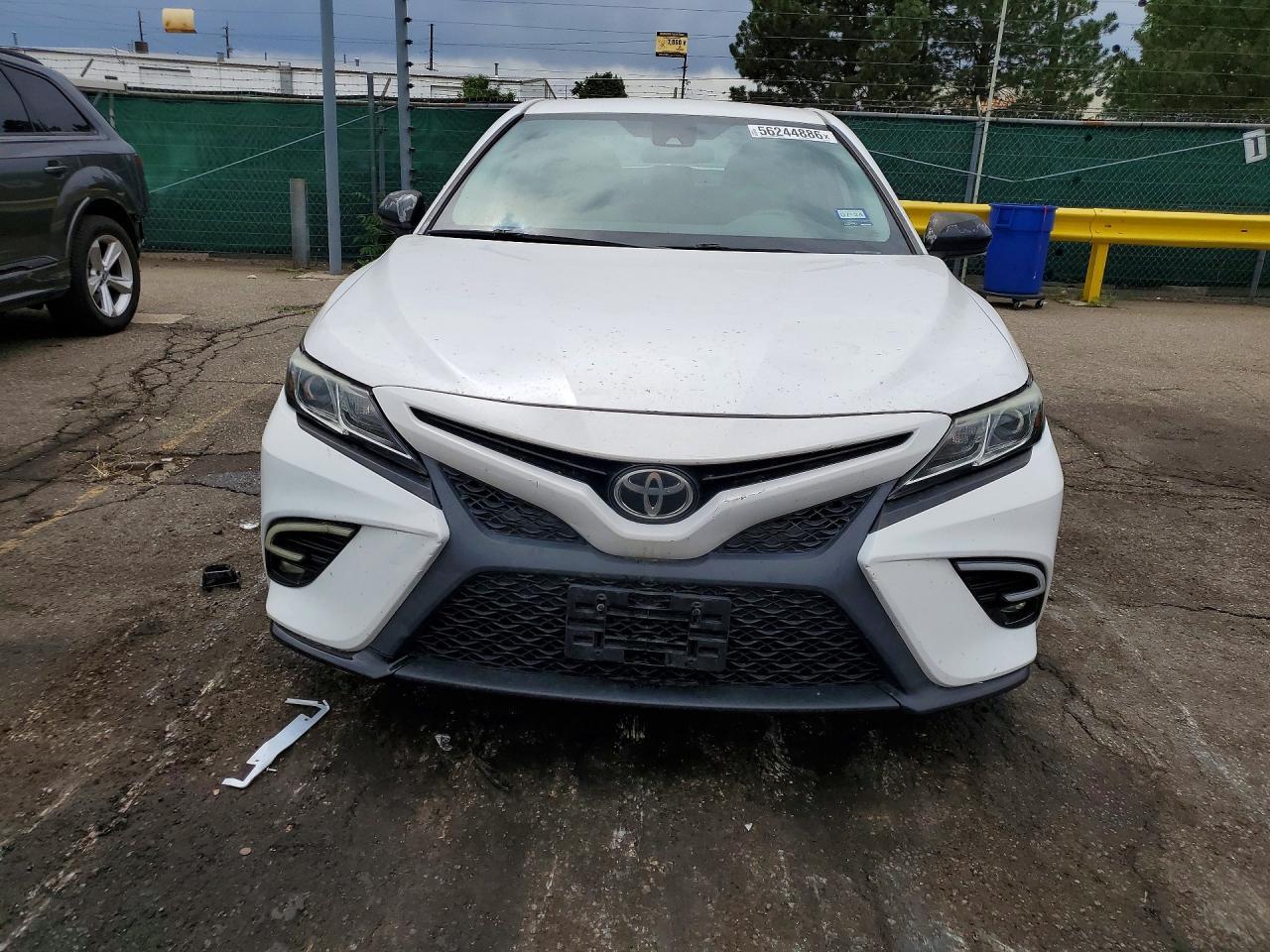 2019 Toyota Camry Se - Фото 5