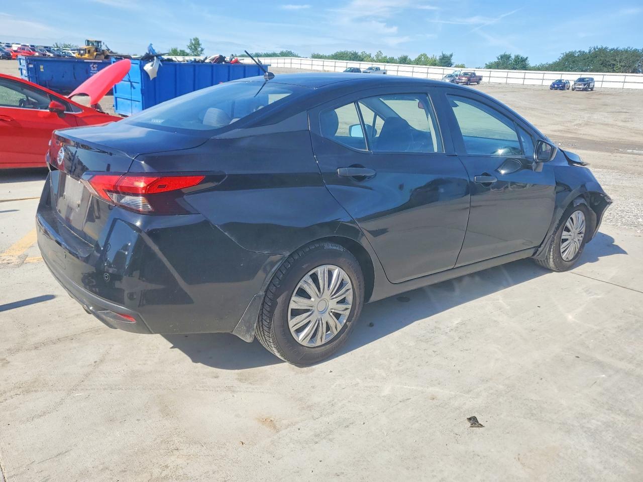 2021 Nissan Versa S - Image 3
